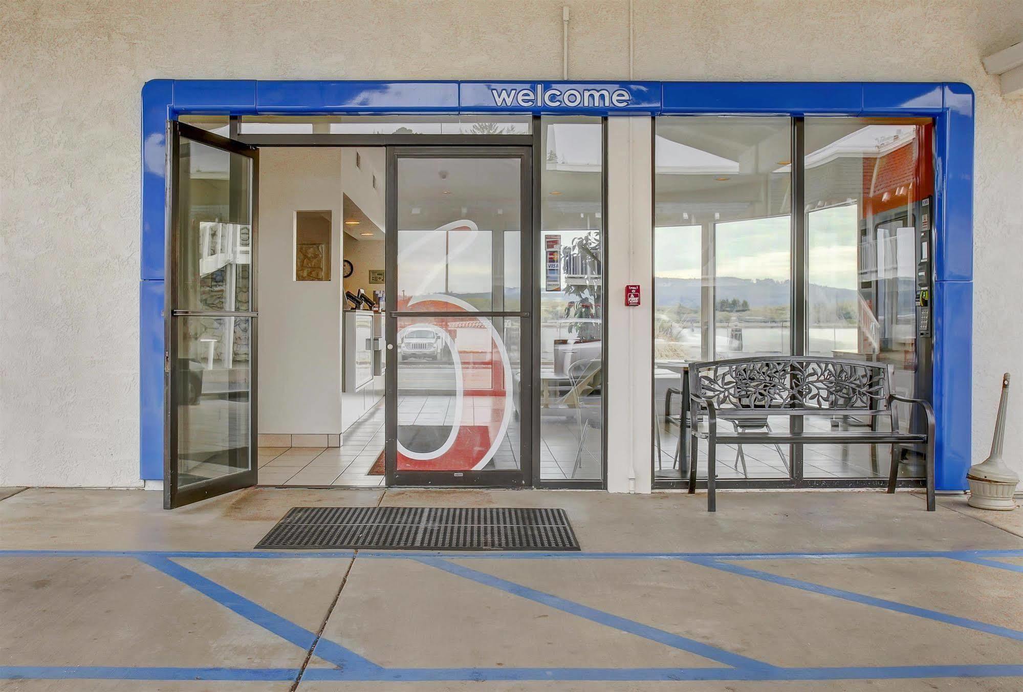 Motel 6-Coos Bay, Or Bagian luar foto
