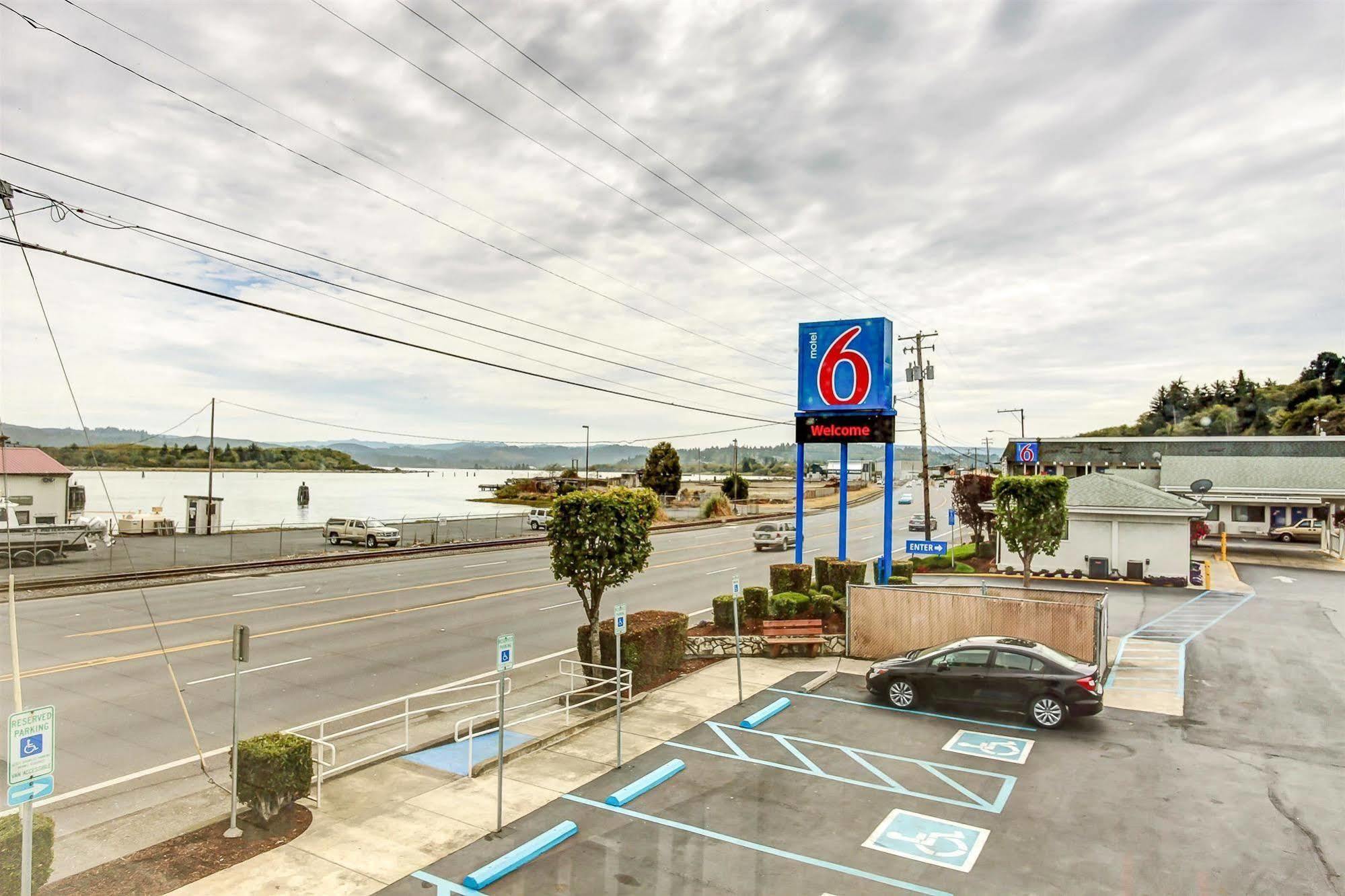 Motel 6-Coos Bay, Or Bagian luar foto